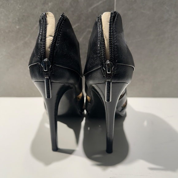 Calvin Klein Patrish - Picture 5 of 7